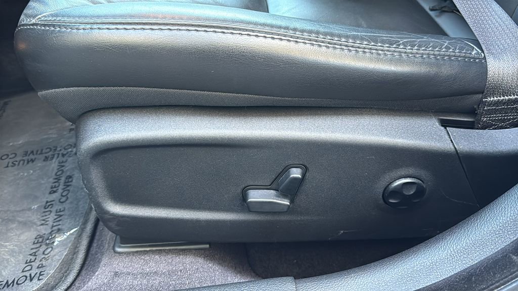 Used 2018 Chrysler 300 Touring L image 20