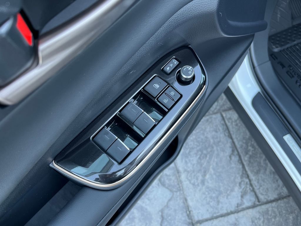 New 2026 Toyota Crown Platinum image 12