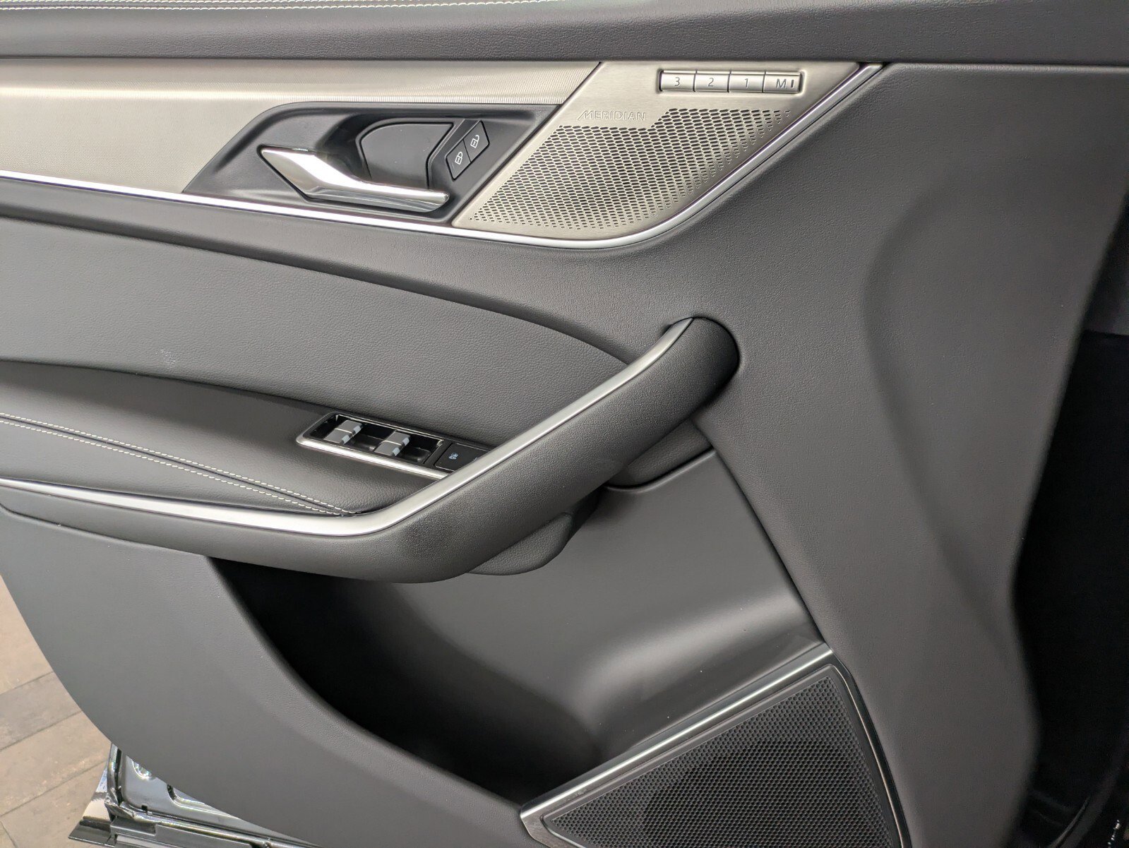 New 2026 Jaguar F-PACE R-Dynamic S image 20