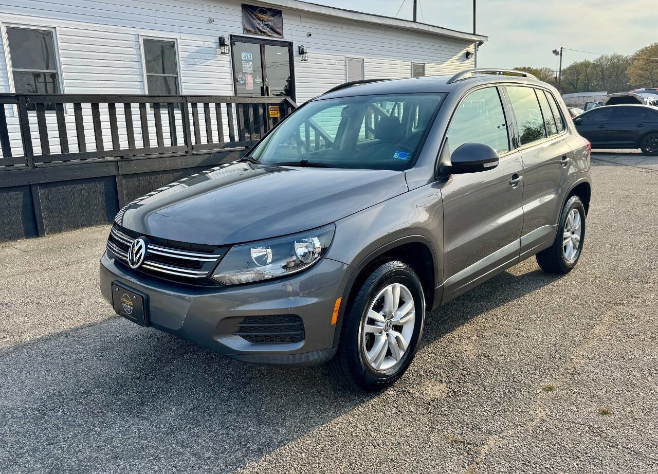 Used 2015 Volkswagen Tiguan S image 1