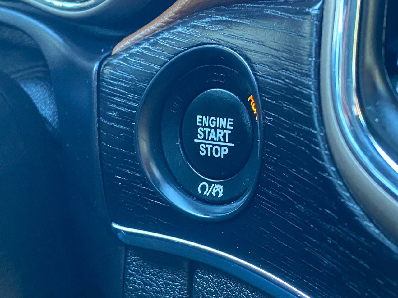 Used 2017 Jeep Grand Cherokee Summit w/ Platinum Series Group image 24