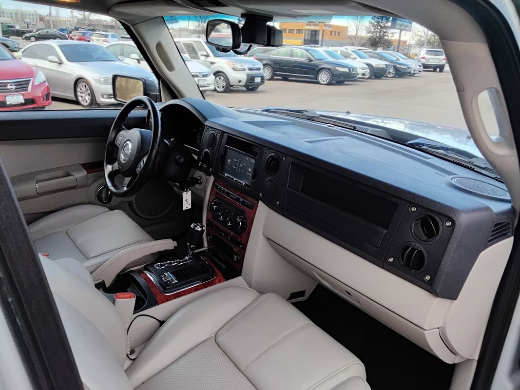 Used 2006 Jeep Commander Limited w/ Trailer Tow Group IV image 15