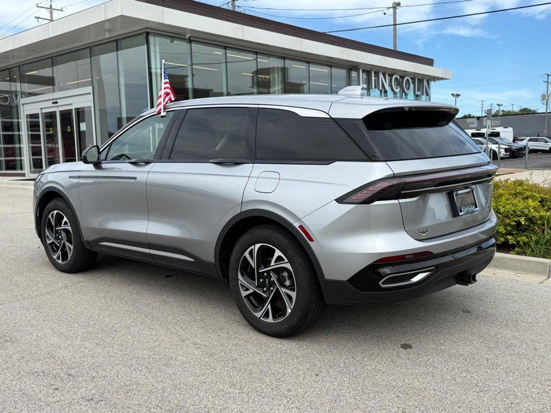 Certified 2025 Lincoln Nautilus Premier AWD/4WD image 9