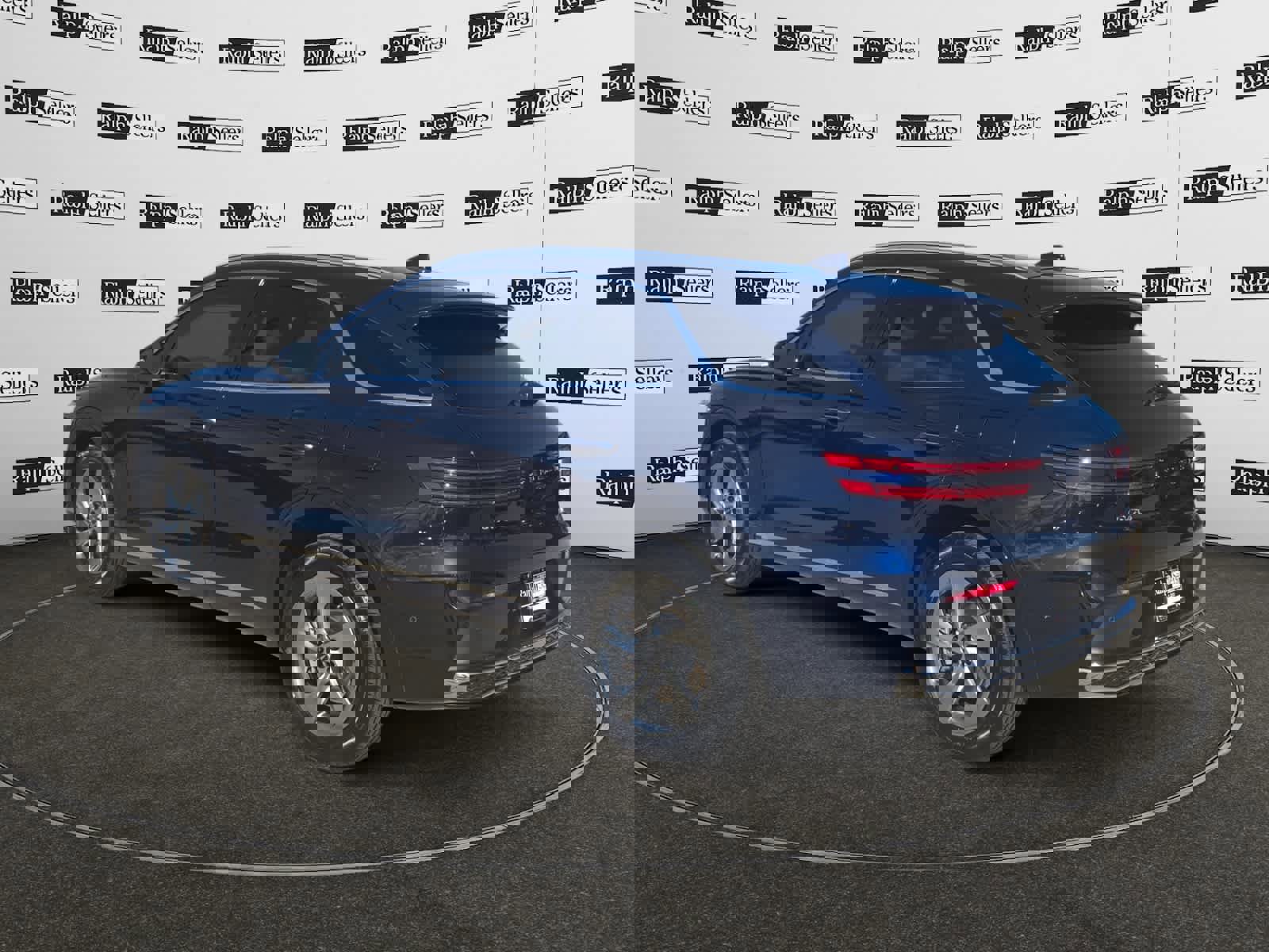 Used 2026 Genesis GV70 2.5T Advanced image 4