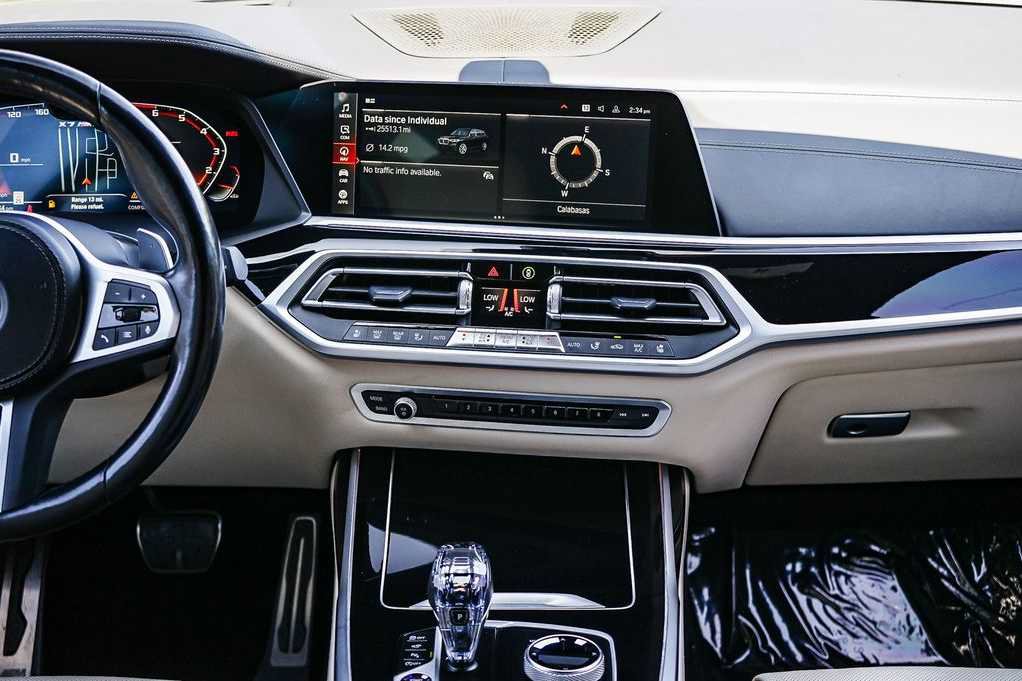 Used 2022 BMW X7 M50i w/ Dynamic Handling Package AWD/4WD image 13