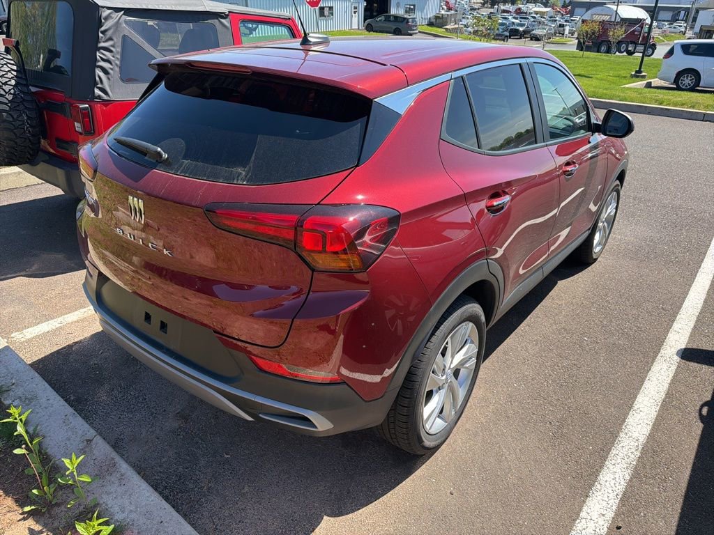 Used 2025 Buick Encore GX Preferred w/ Comfort Package FWD image 2