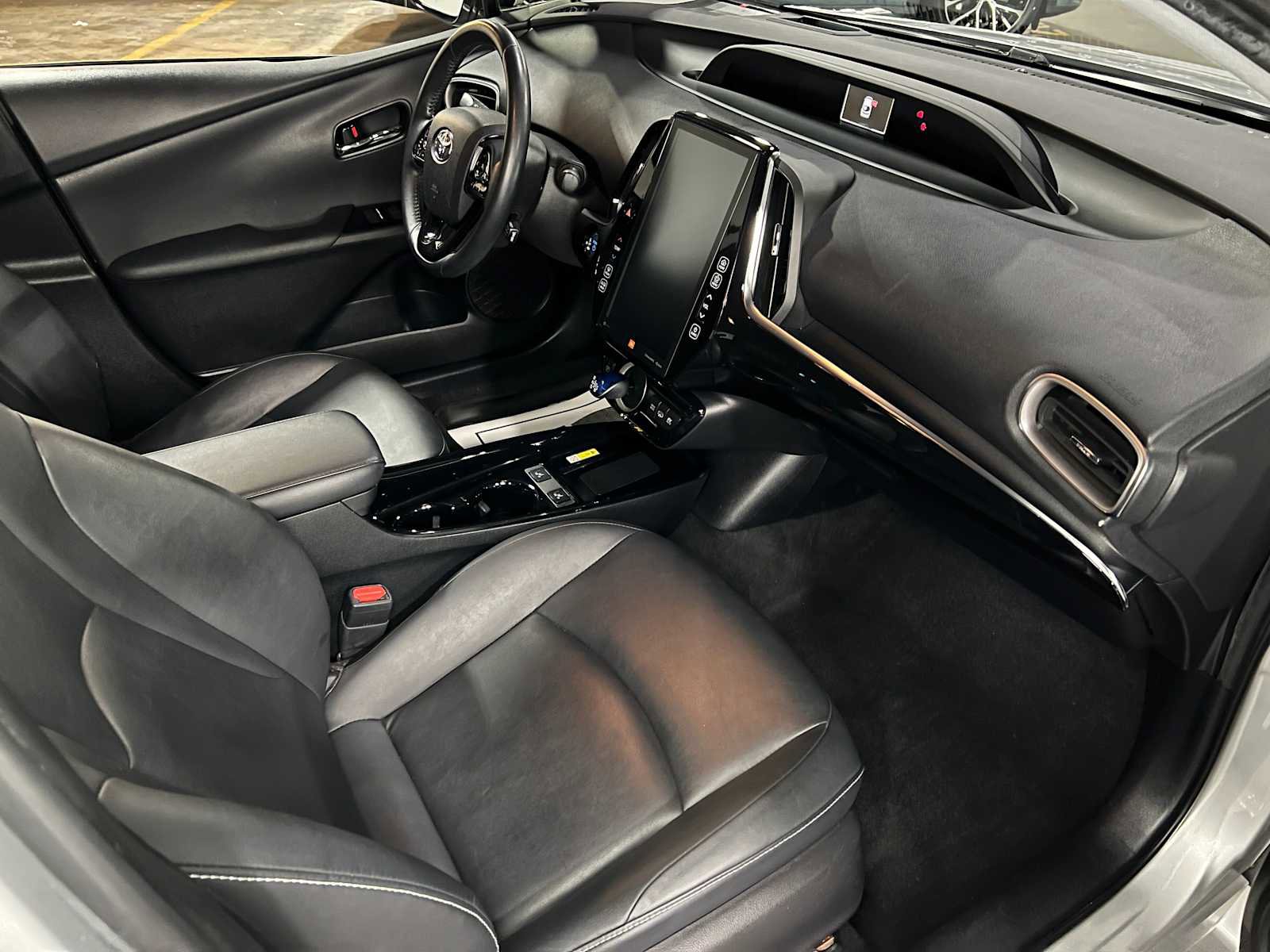 Used 2020 Toyota Prius Prime Limited image 11