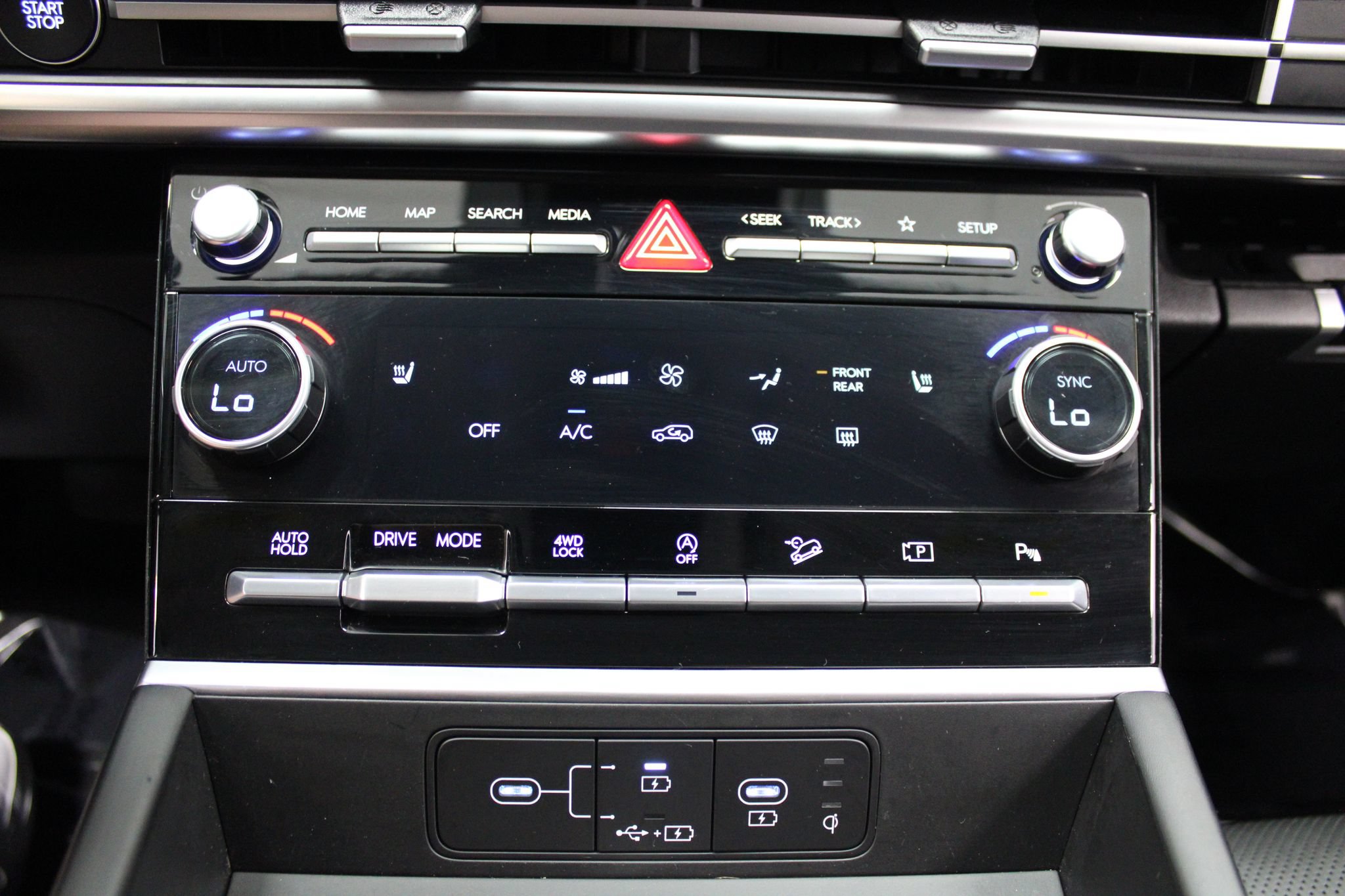 Used 2025 Hyundai Santa Fe SEL AWD/4WD image 42