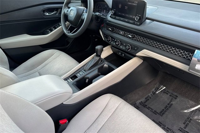 Certified 2023 Honda Accord EX image 18
