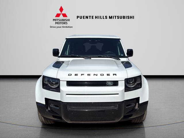 Used 2024 Land Rover Defender 130 X-Dynamic SE image 2