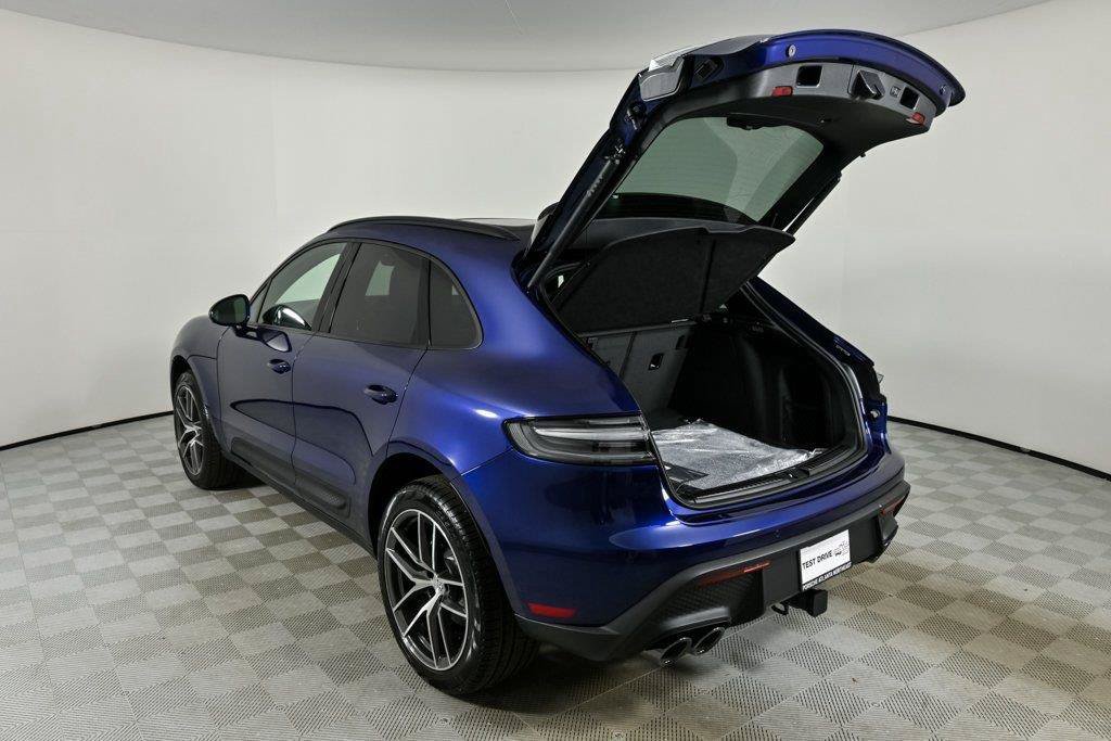 Used 2026 Porsche Macan AWD/4WD image 33