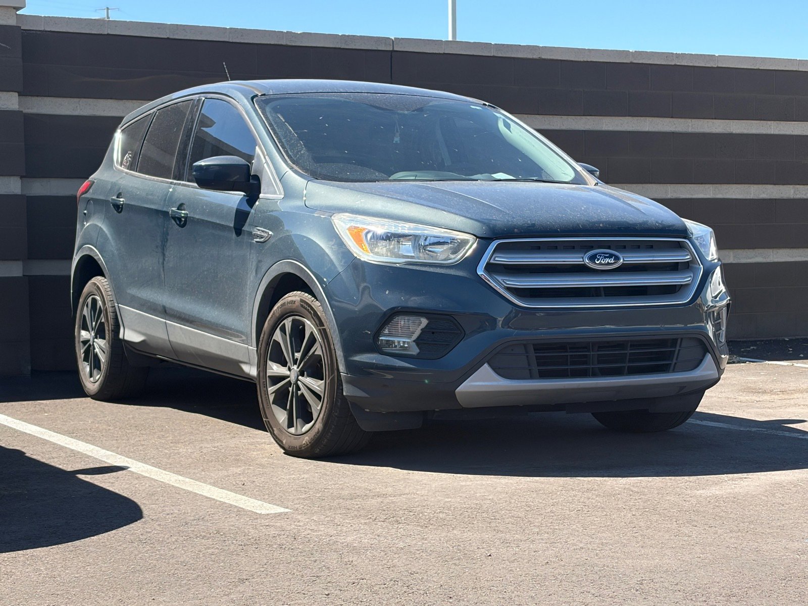 Used 2019 Ford Escape SE image 2