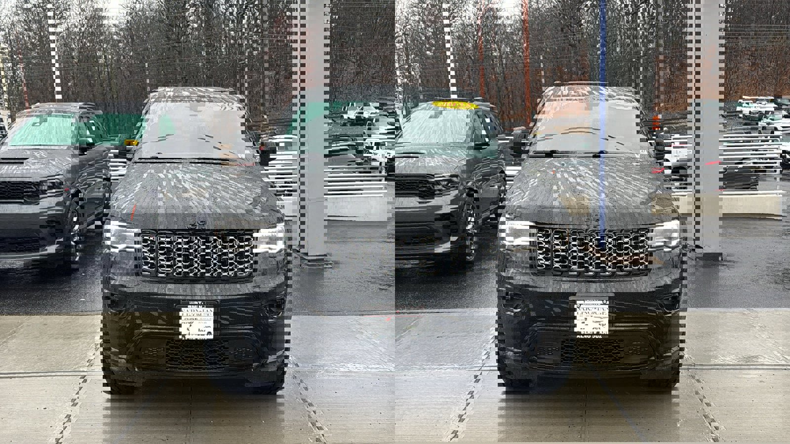 Certified 2022 Jeep Grand Cherokee Laredo X image 3