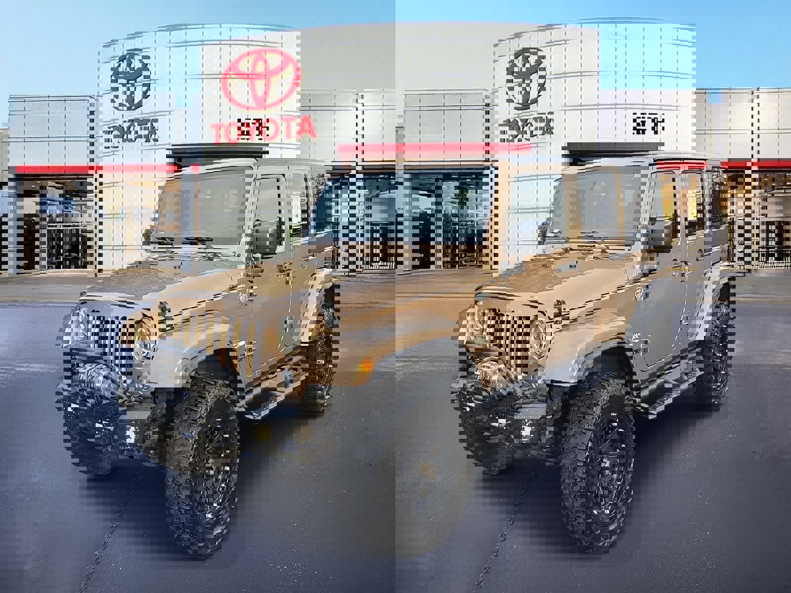 Used 2015 Jeep Wrangler Unlimited Sahara w/ Connectivity Group image 1