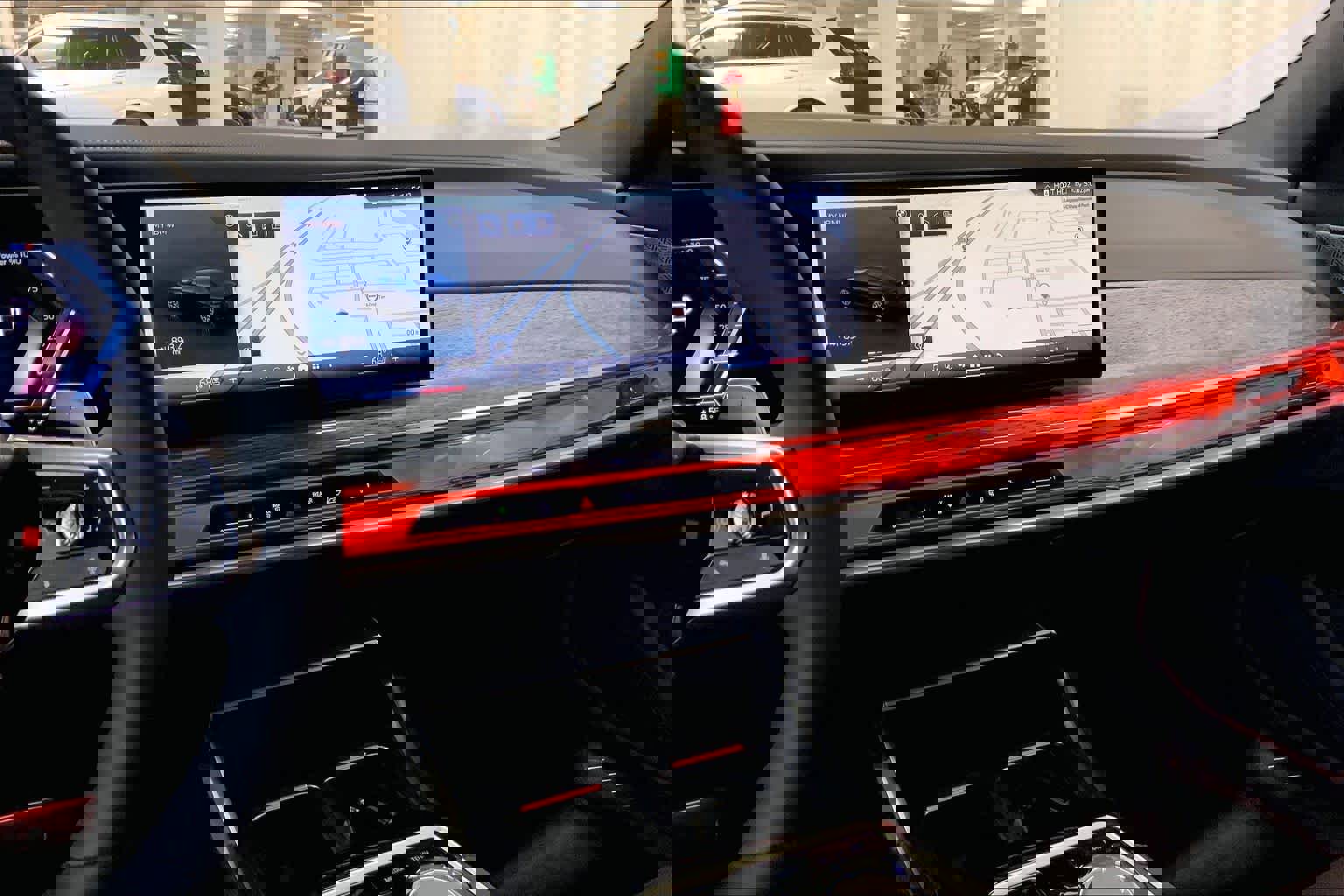 Used 2025 BMW 760i xDrive image 6