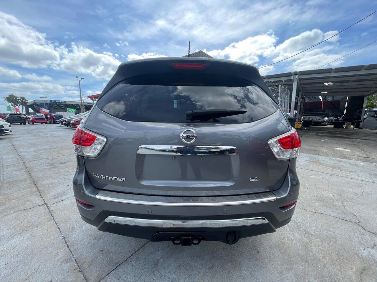 Used 2015 Nissan Pathfinder SL w/ Cargo Package image 2