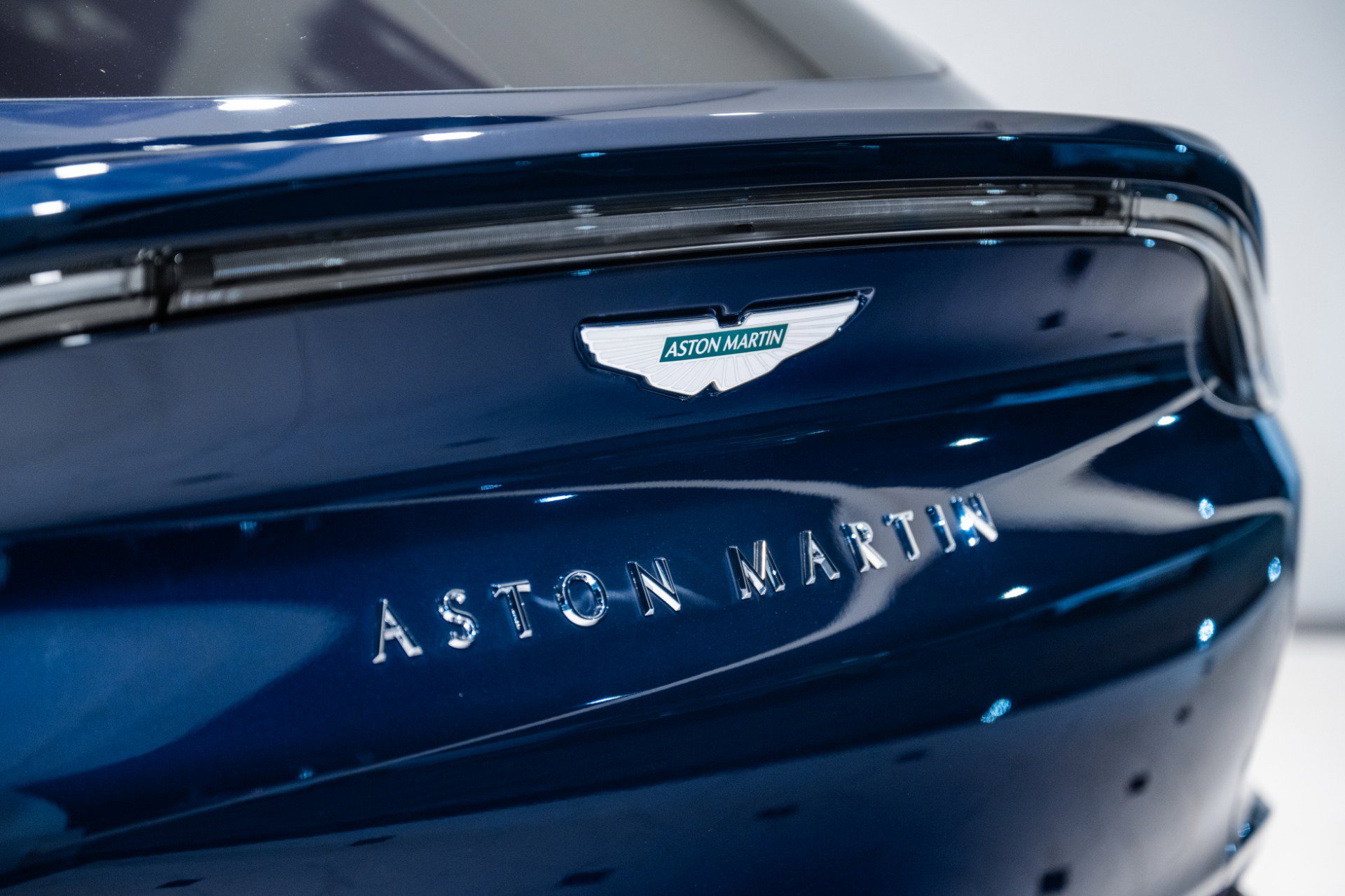 New 2026 Aston Martin DBX 707 image 8