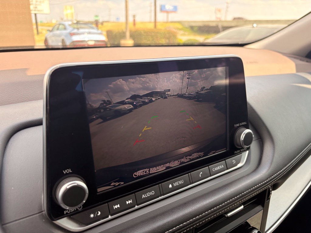 Used 2023 Nissan Rogue SV FWD image 17