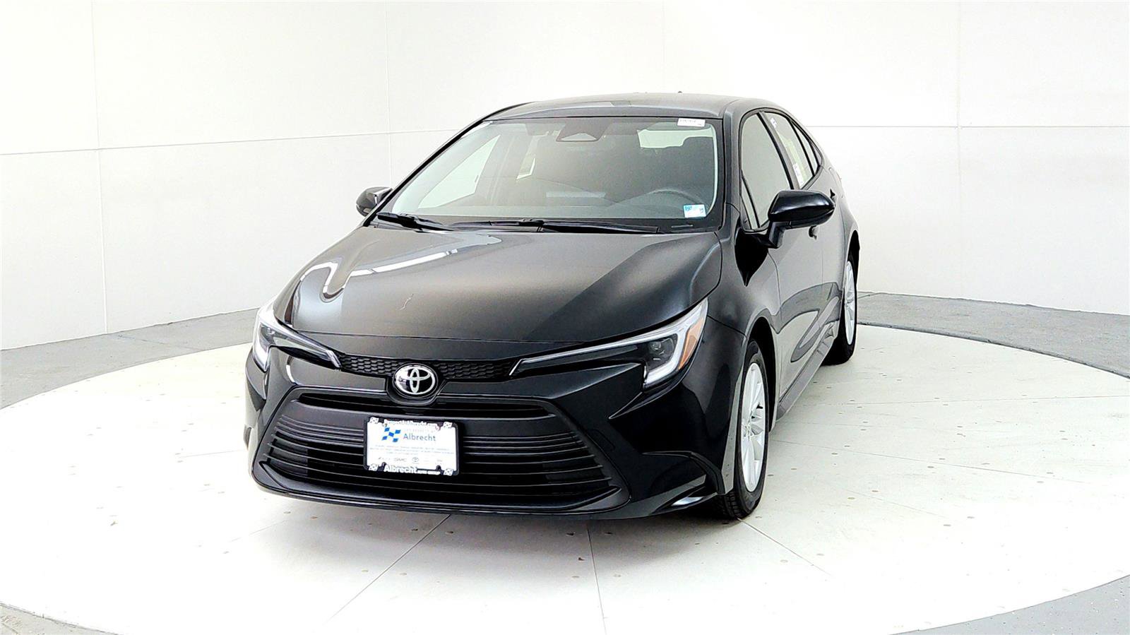 New 2026 Toyota Corolla LE FWD image 2