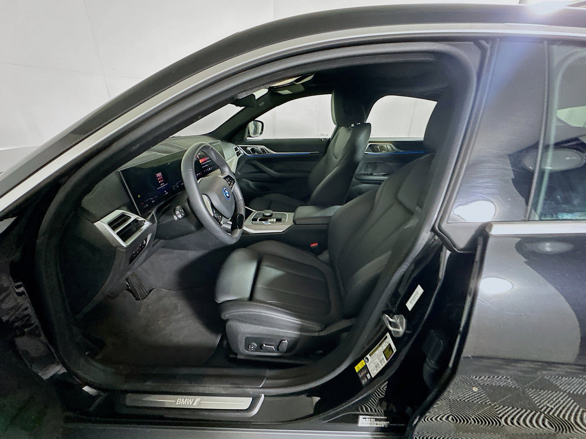 Used 2025 BMW i4 eDrive40 image 13