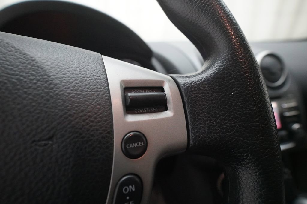 Used 2012 Nissan Rogue SV image 18