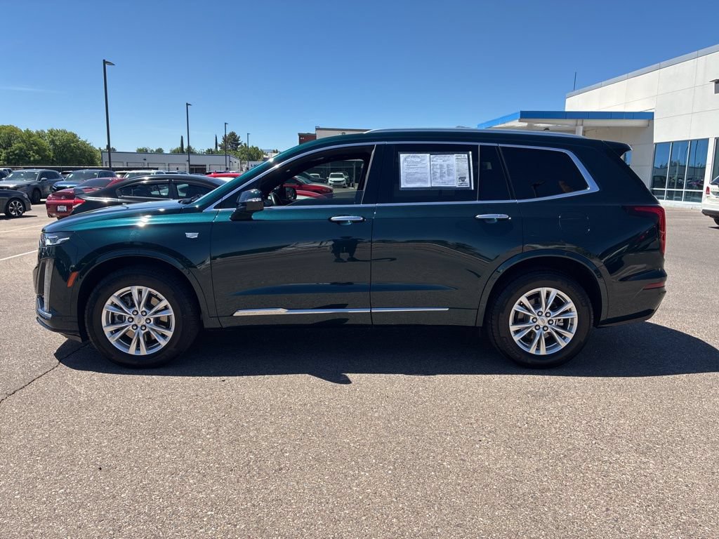 Used 2024 Cadillac XT6 Luxury FWD image 2