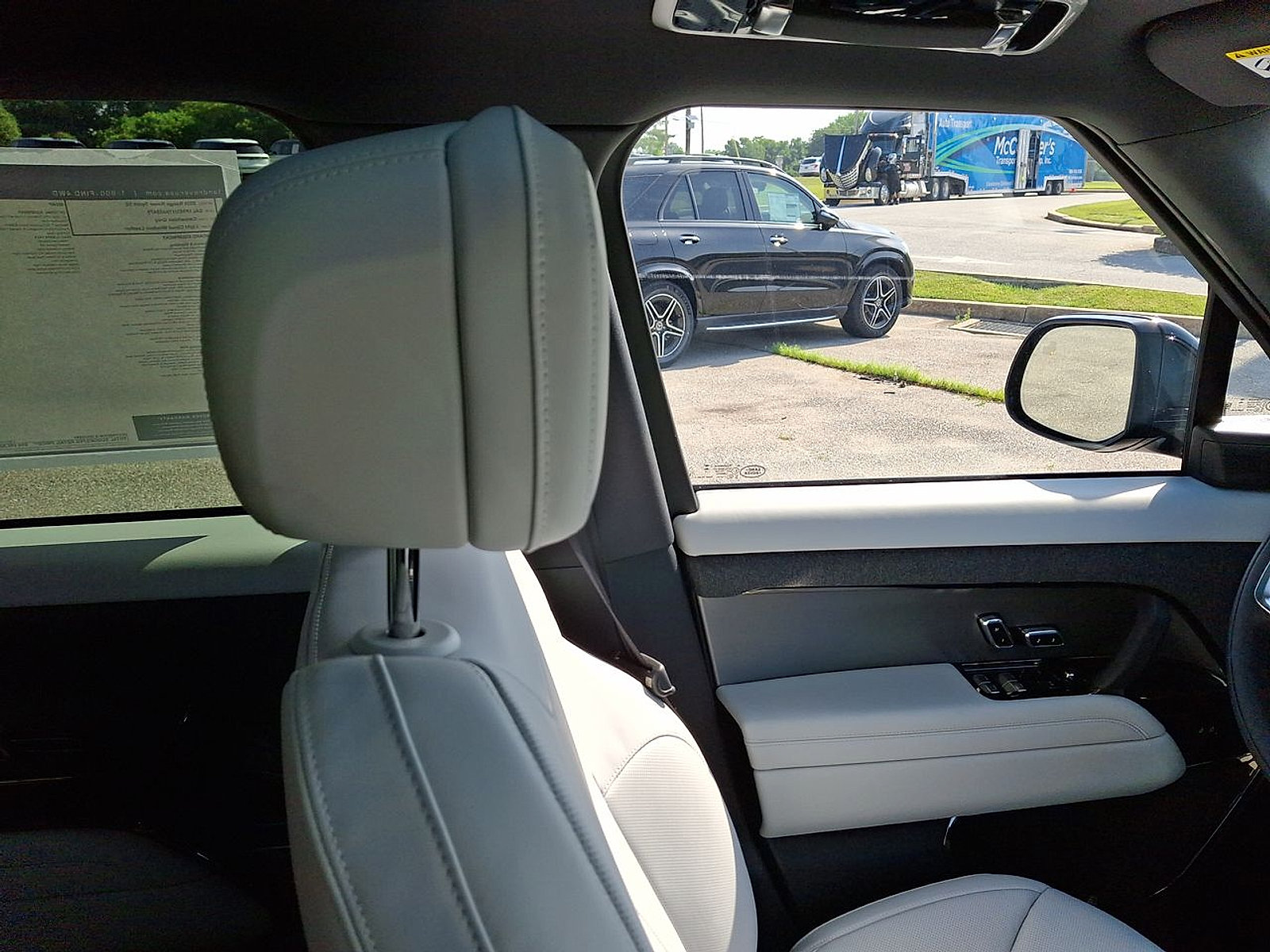 New 2026 Land Rover Range Rover Sport SE AWD/4WD image 15