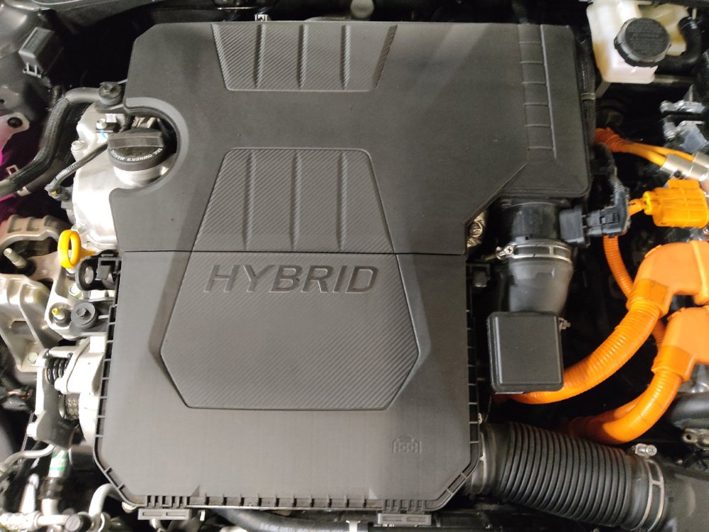 Used 2025 Hyundai Elantra Hybrid FWD image 30