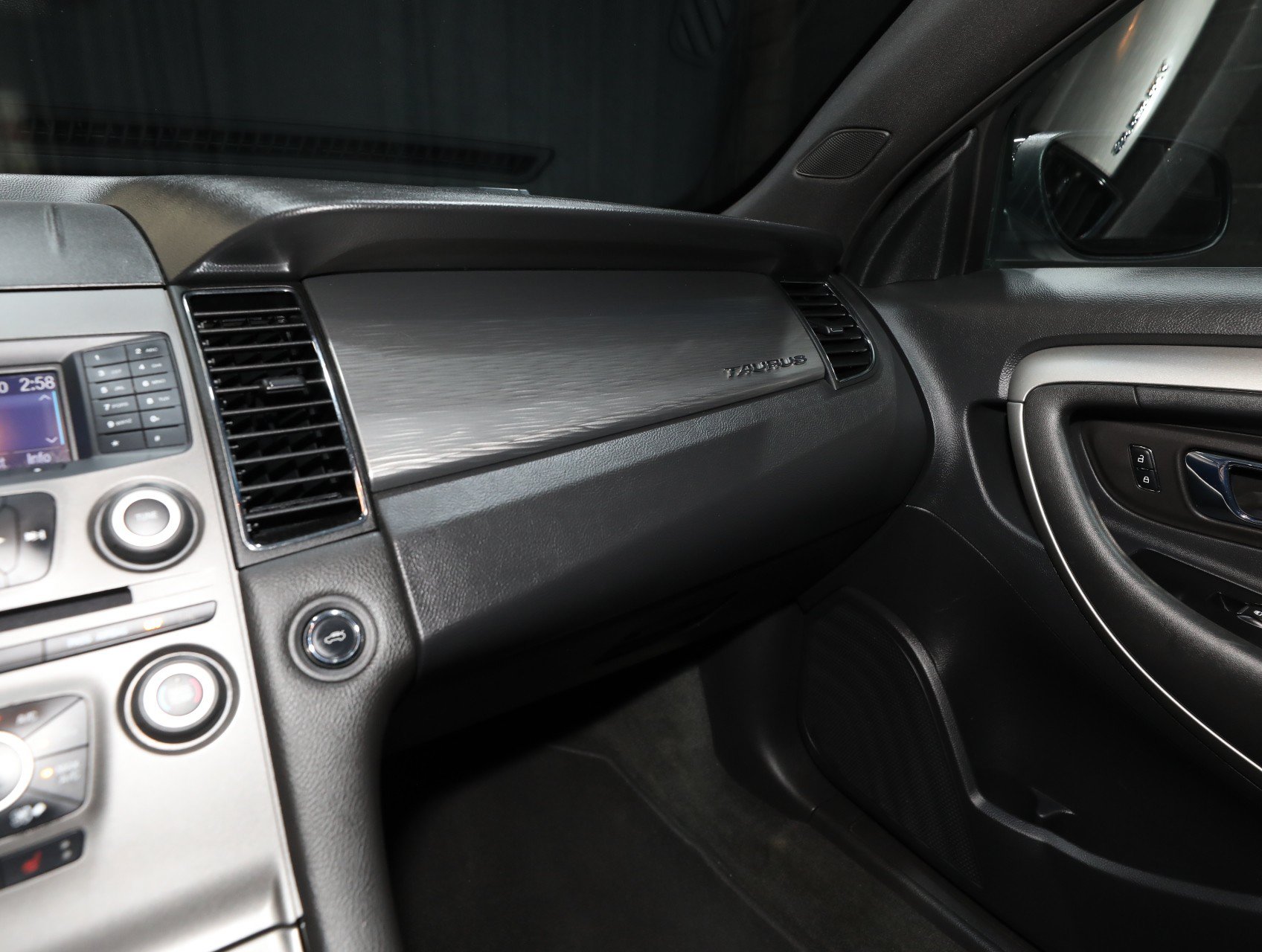 Used 2013 Ford Taurus SEL FWD image 47