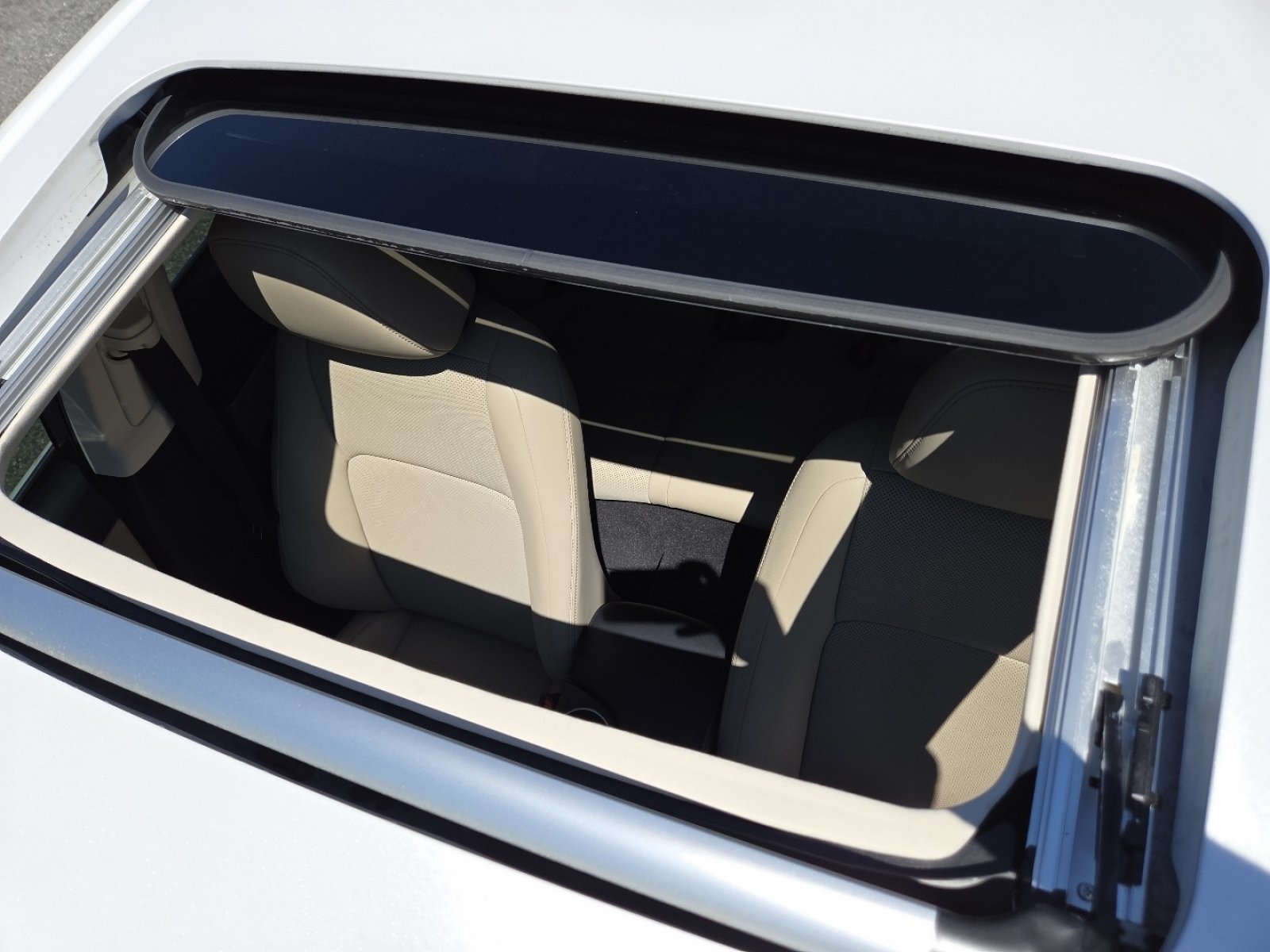 Used 2020 Lexus IS 300 w/ Navigation Package RWD image 4