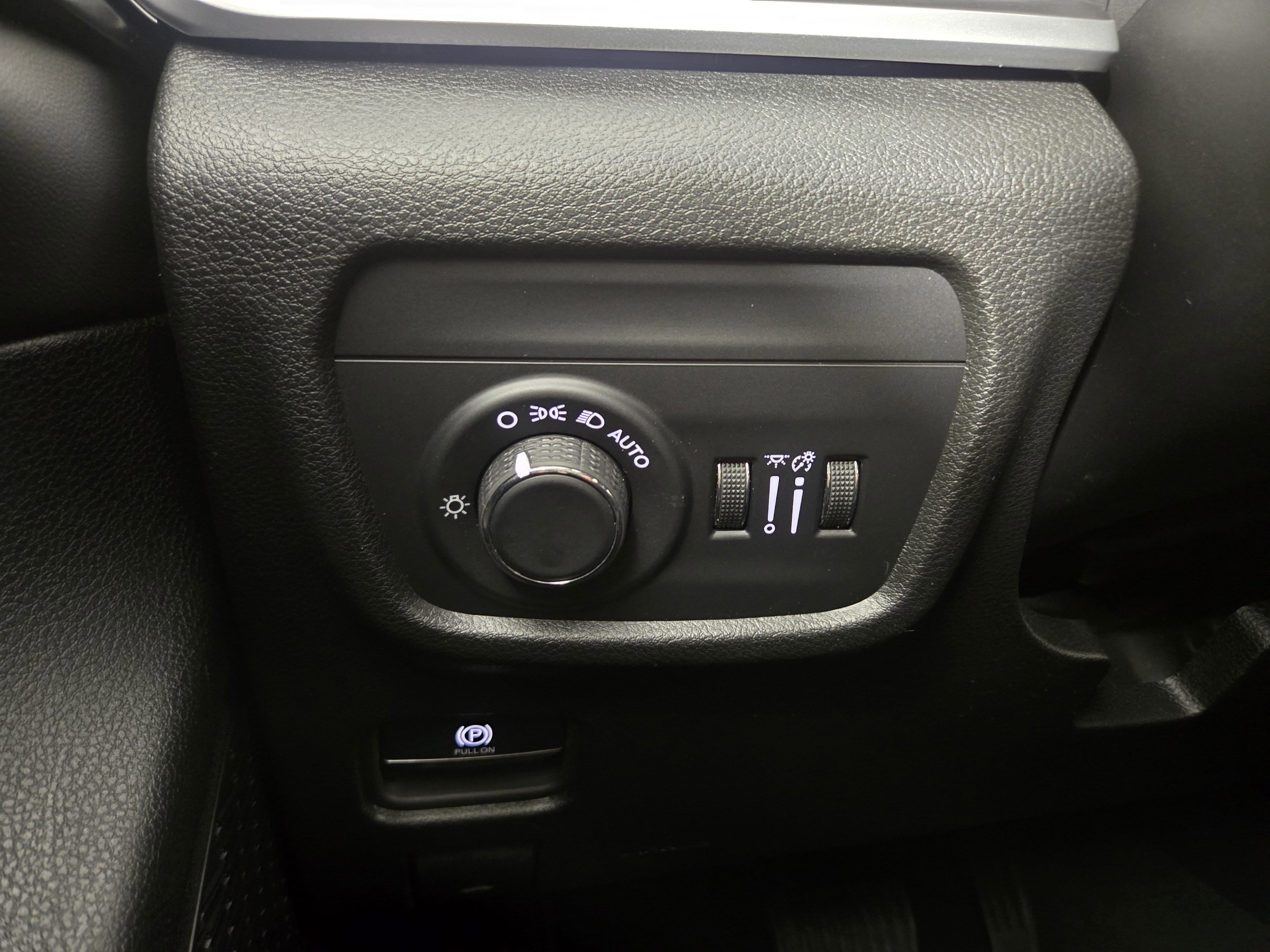 Certified 2024 Jeep Grand Cherokee L Altitude image 32