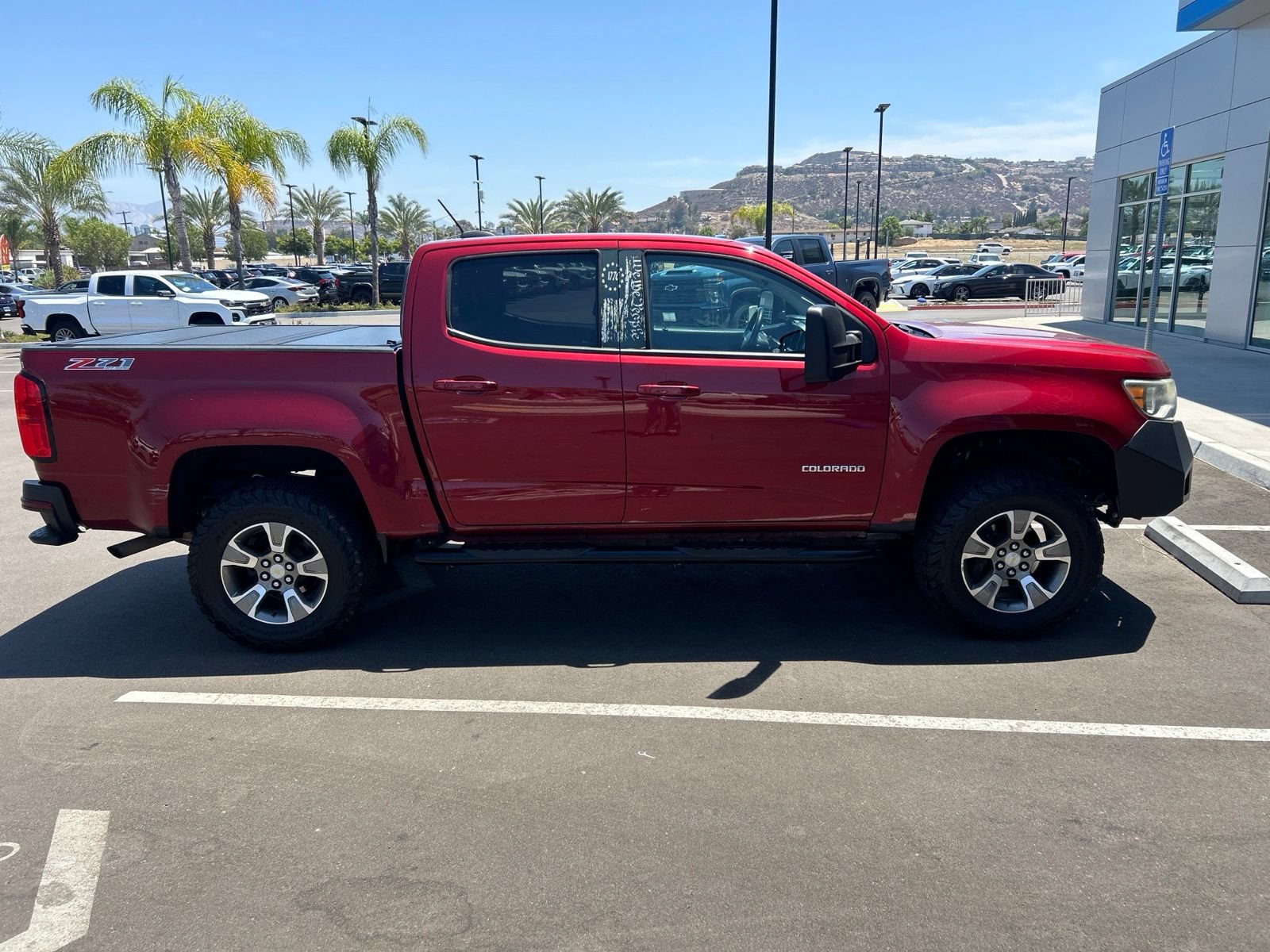 Used 2019 Chevrolet Colorado Z71 AWD/4WD image 5