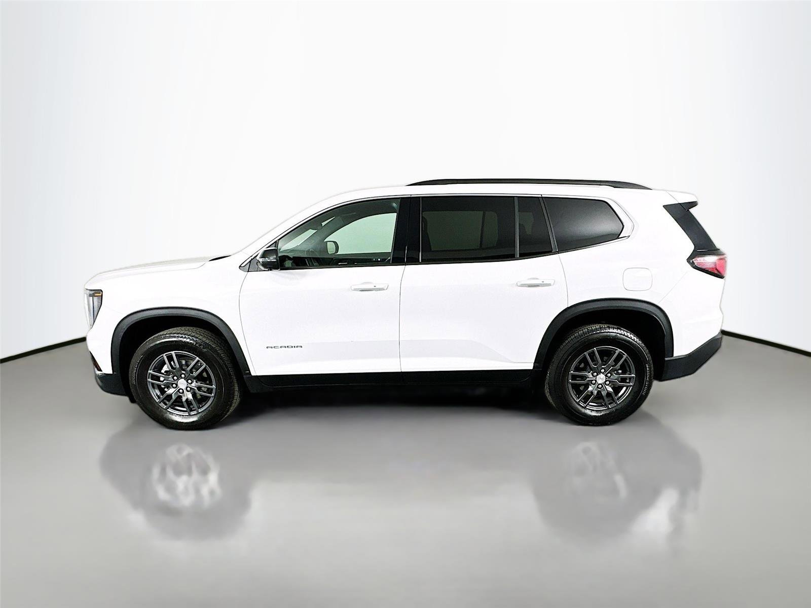 Used 2025 GMC Acadia Elevation image 4