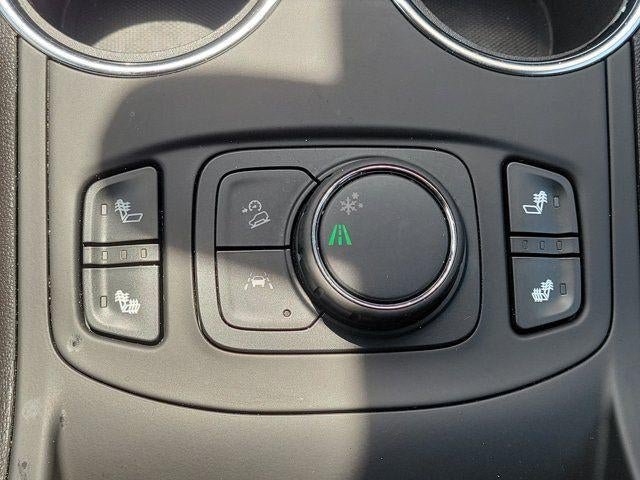 Used 2024 GMC Terrain SLE w/ Driver Convenience Package FWD image 29