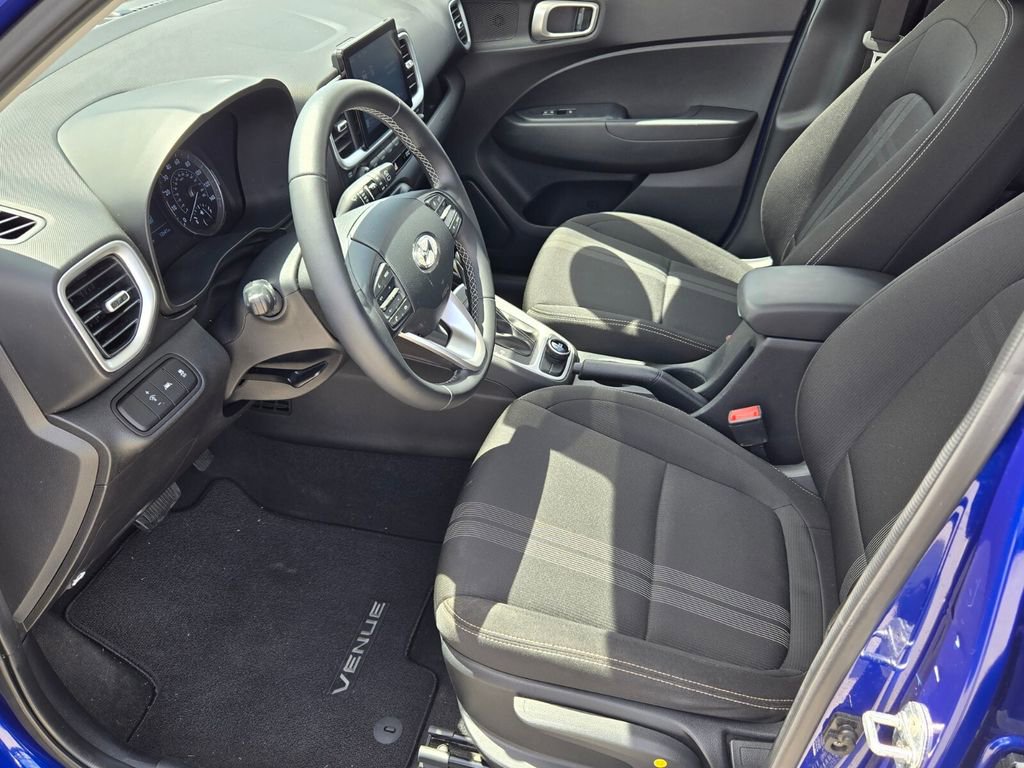 Used 2022 Hyundai Venue SEL w/ Cargo Package FWD image 10