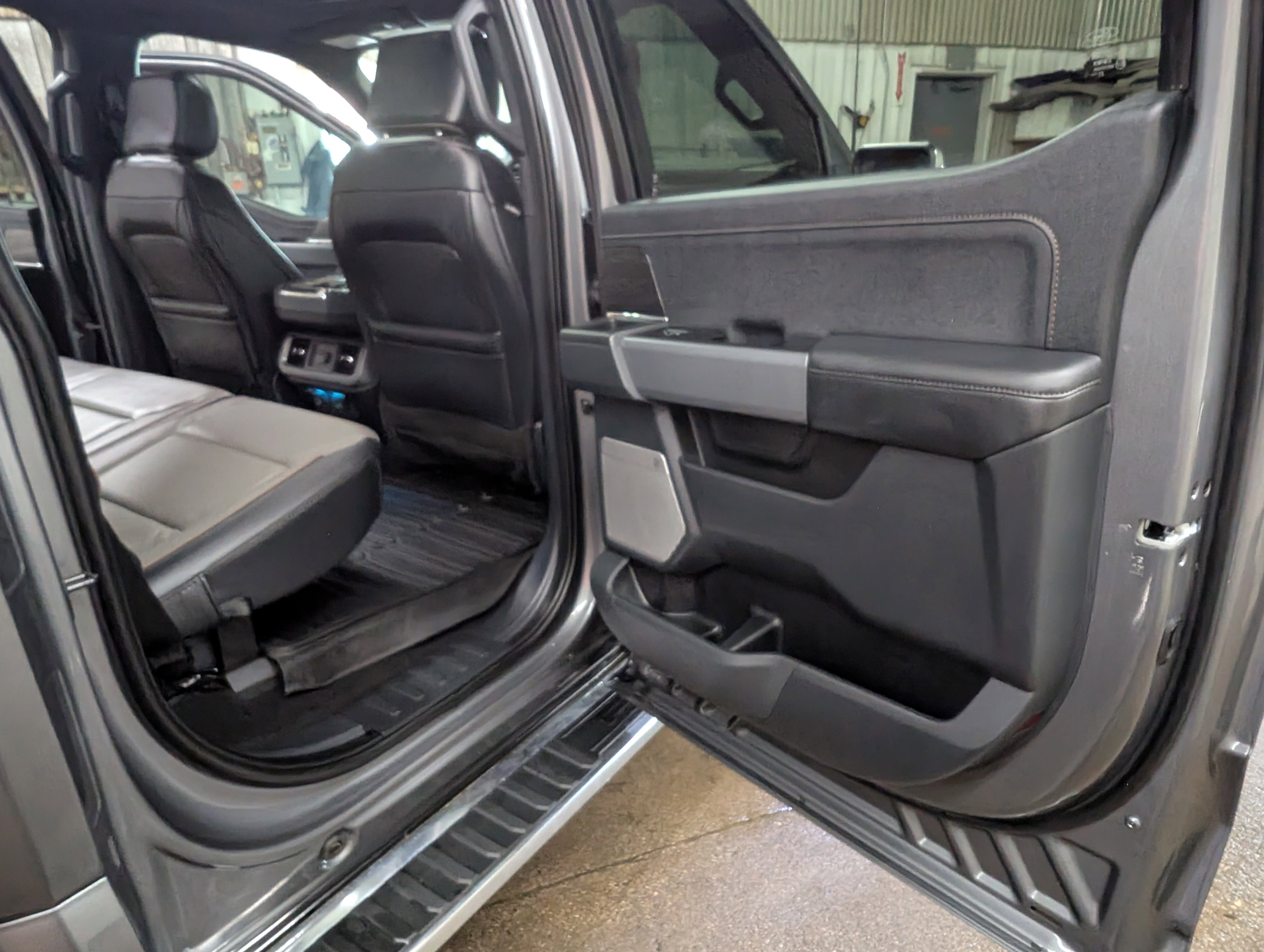 Used 2024 Ford F150 Lariat w/ Tow/Haul Package image 7