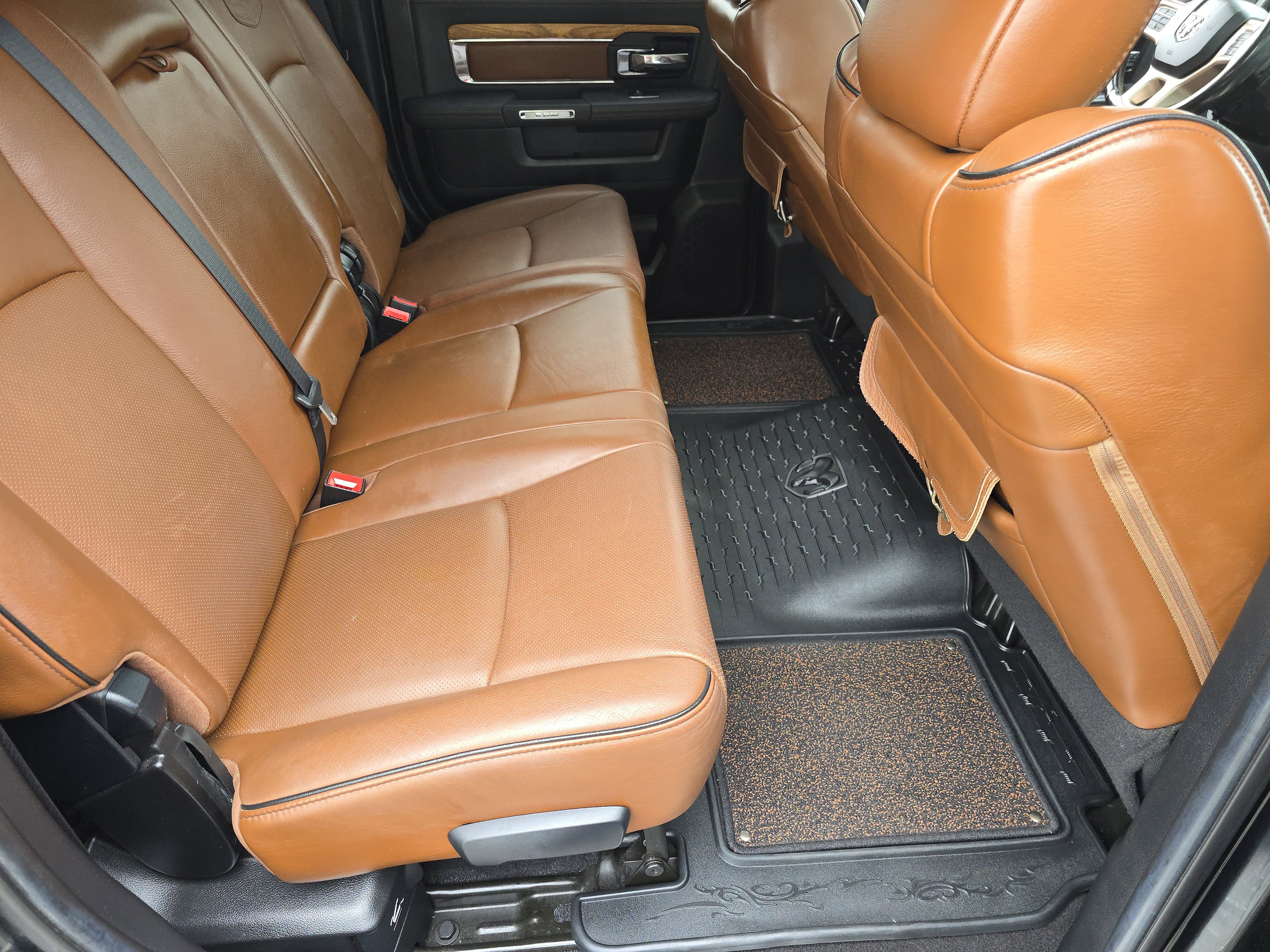 Used 2014 RAM 2500 Longhorn w/ Convenience Group AWD/4WD image 29