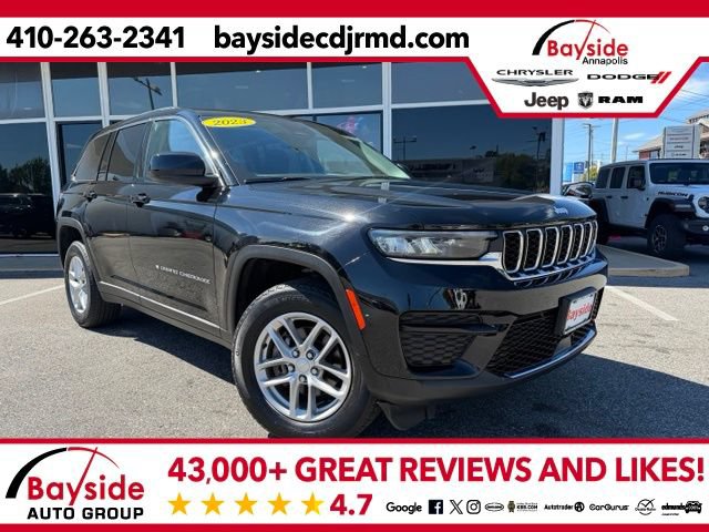 Used 2023 Jeep Grand Cherokee Laredo w/ Luxury Tech Group I AWD/4WD image 1