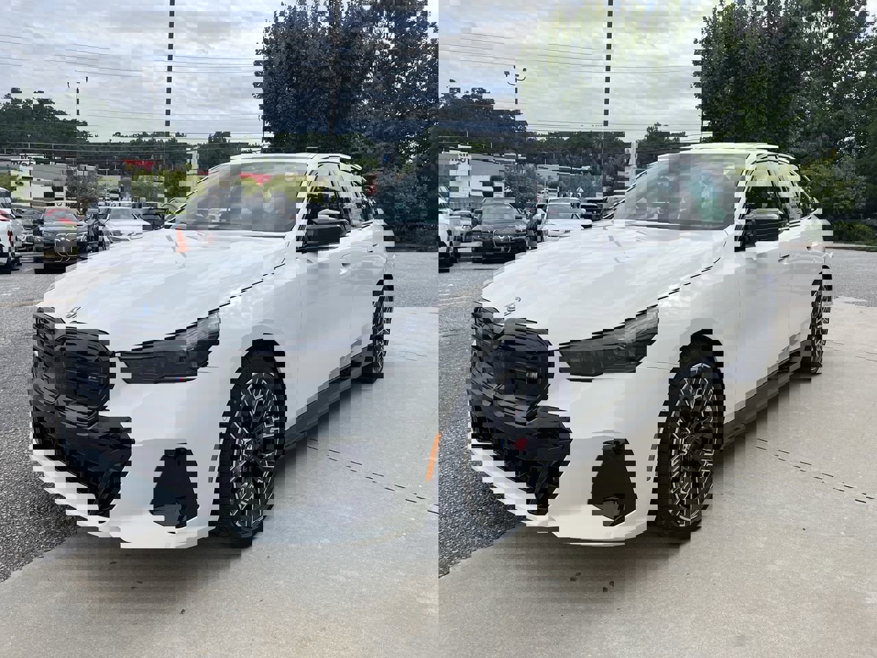 Used 2025 BMW i5 M60 w/ Premium Package image 4