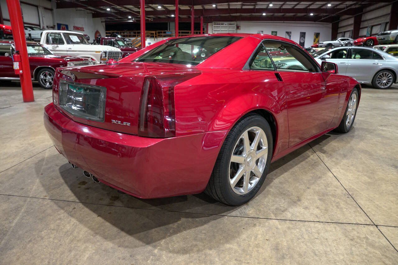 Used 2005 Cadillac XLR RWD image 24