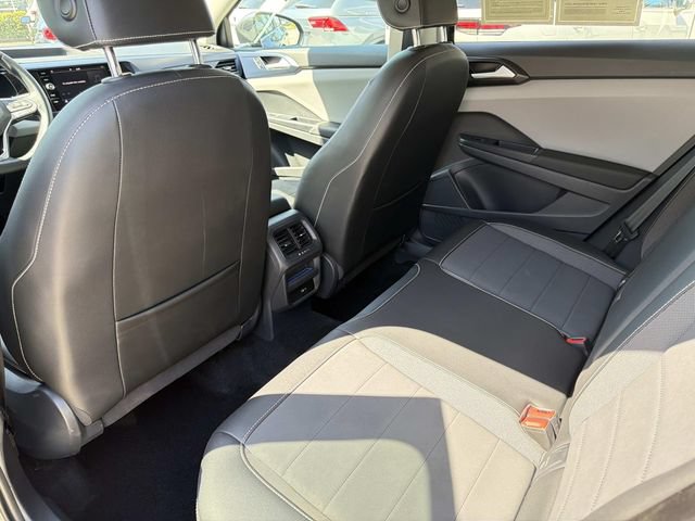 Certified 2023 Volkswagen Taos SE FWD image 11