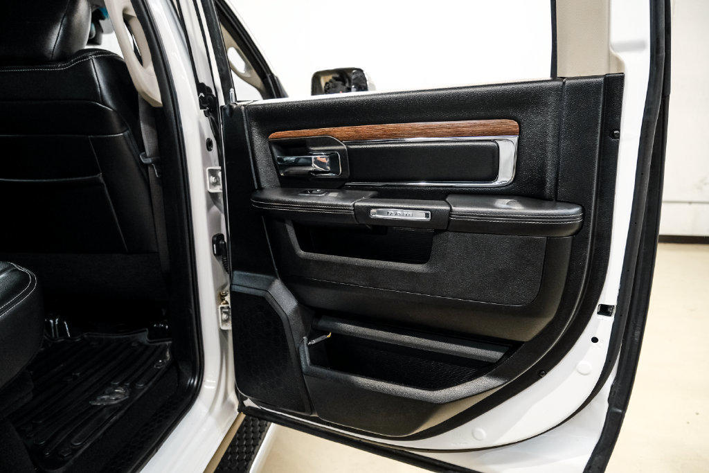 Used 2018 RAM 1500 Laramie AWD/4WD image 40