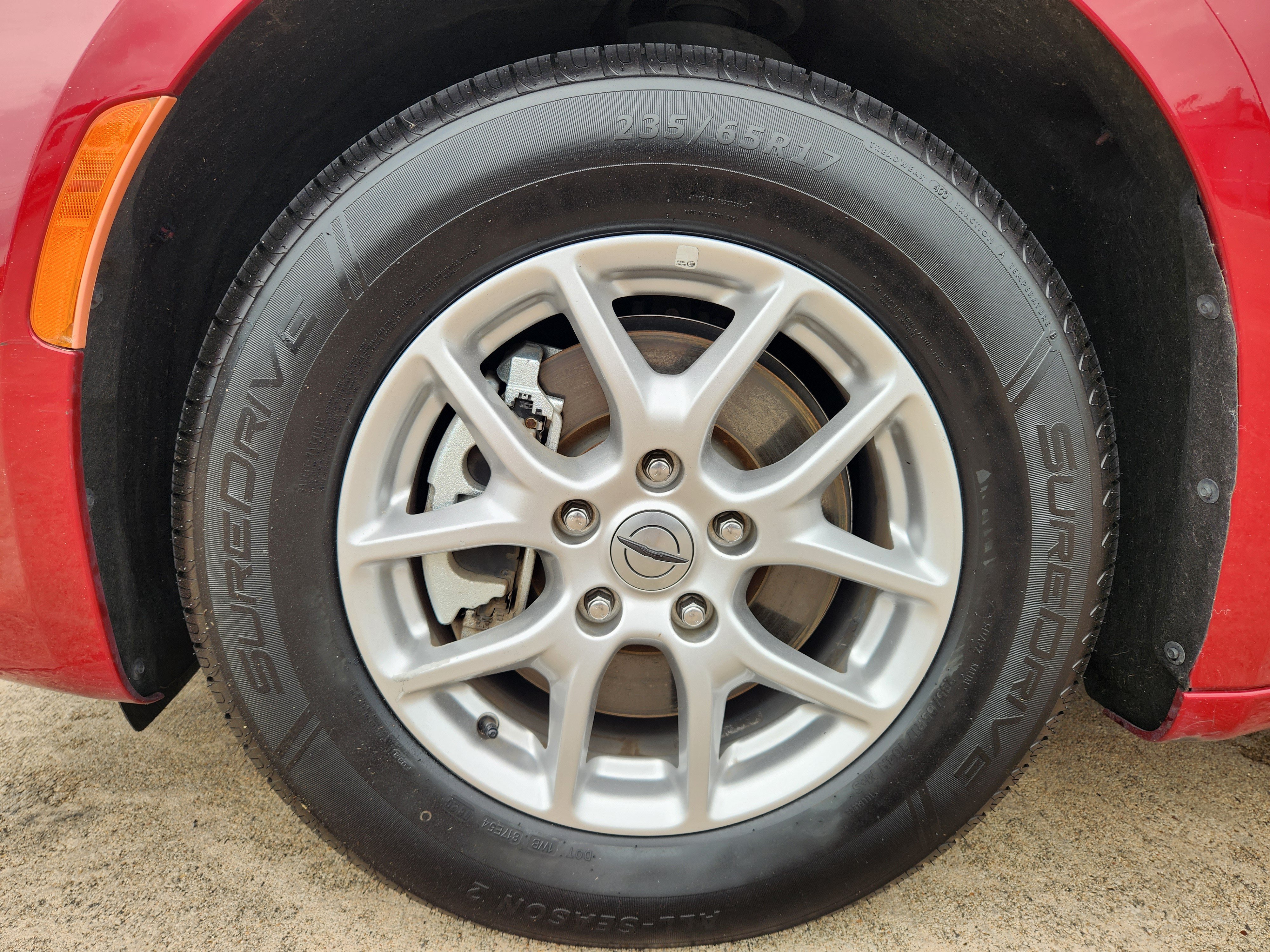 Used 2024 Chrysler Pacifica Touring-L FWD image 11