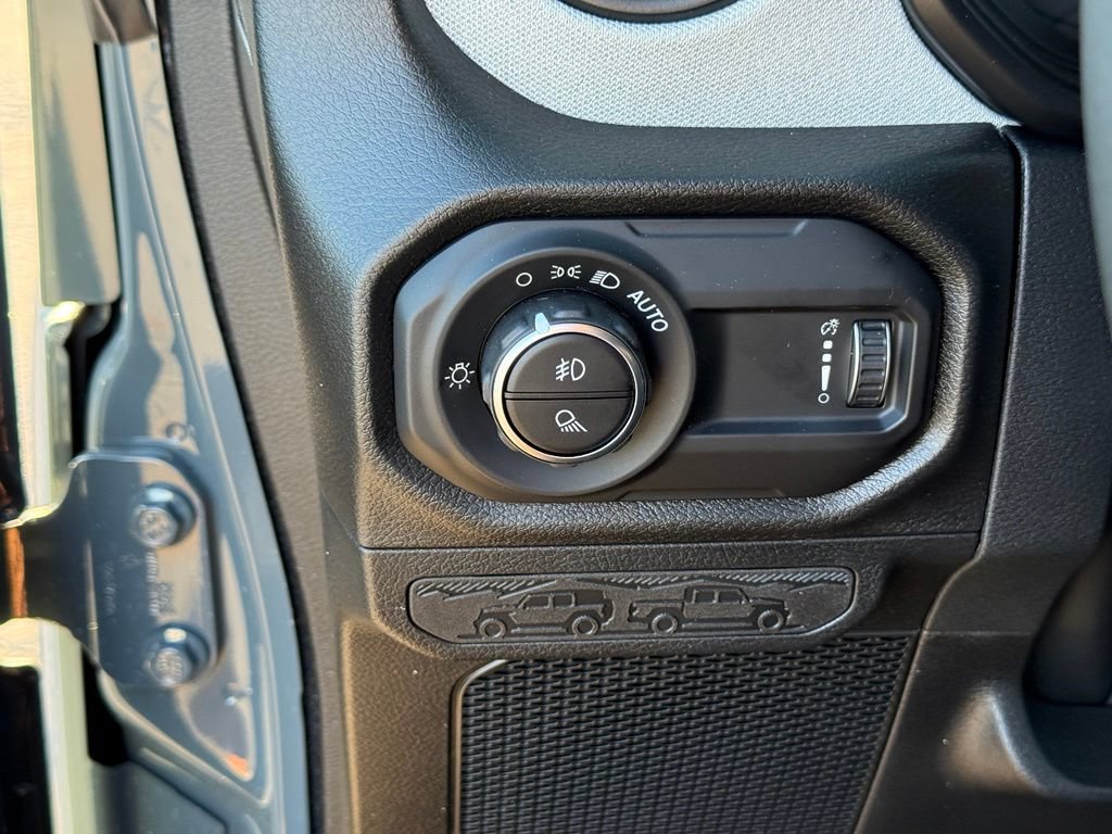 New 2026 Jeep Gladiator Sport AWD/4WD image 18