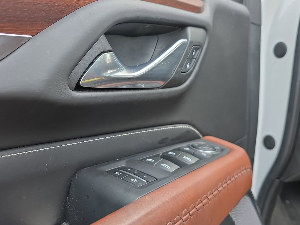 Used 2023 GMC Yukon Denali Ultimate AWD/4WD image 11