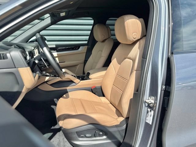 New 2026 Porsche Cayenne AWD/4WD image 5