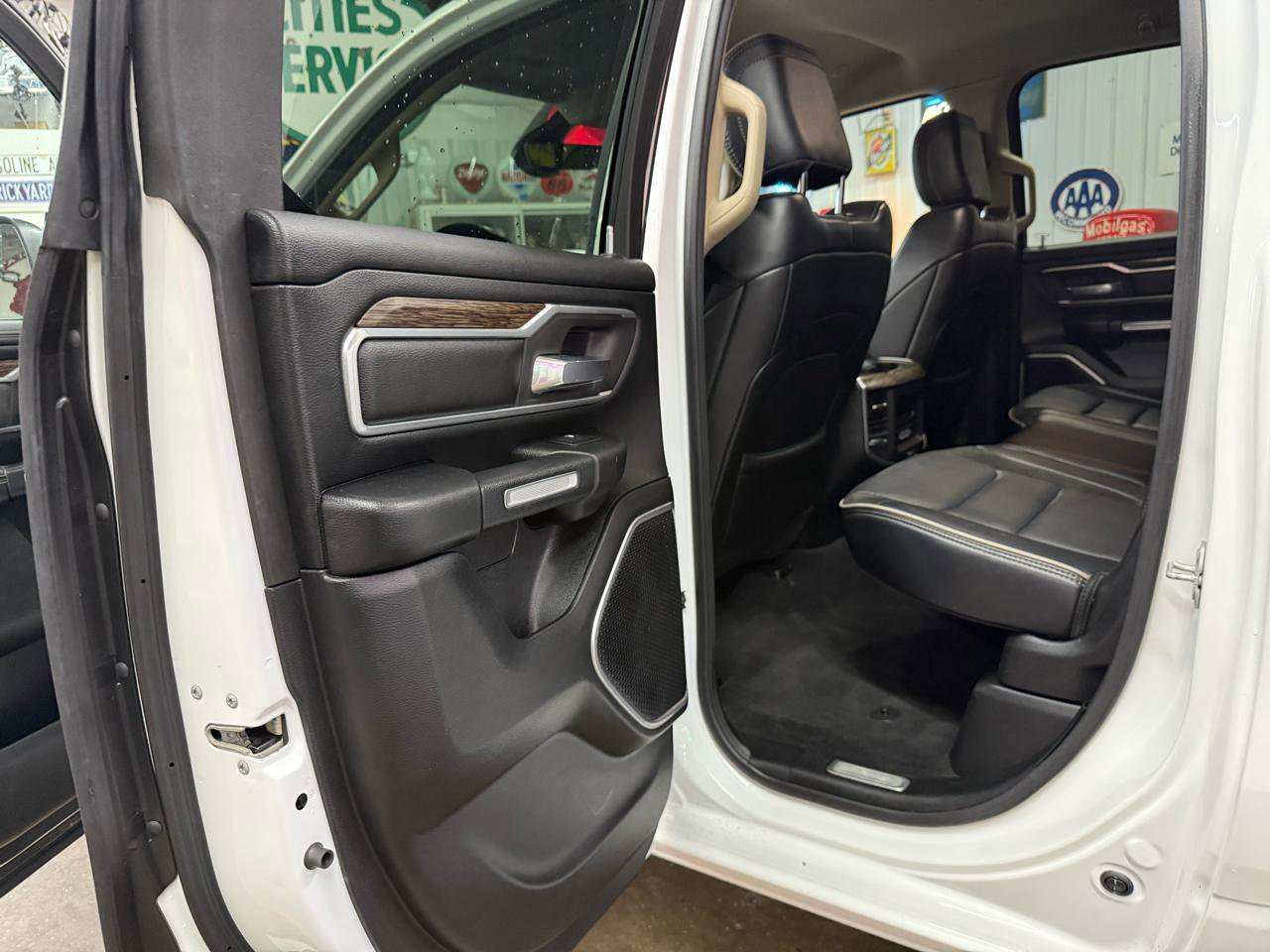 Used 2020 RAM 1500 Laramie image 16