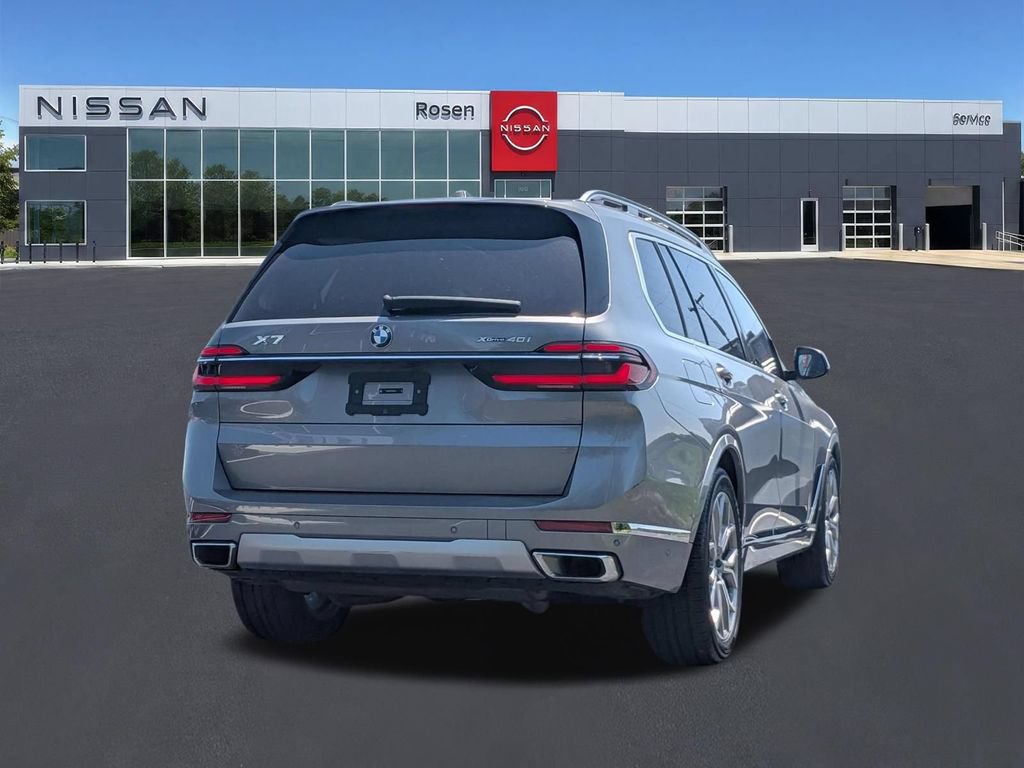 Used 2025 BMW X7 xDrive40i w/ Premium Package AWD/4WD image 3