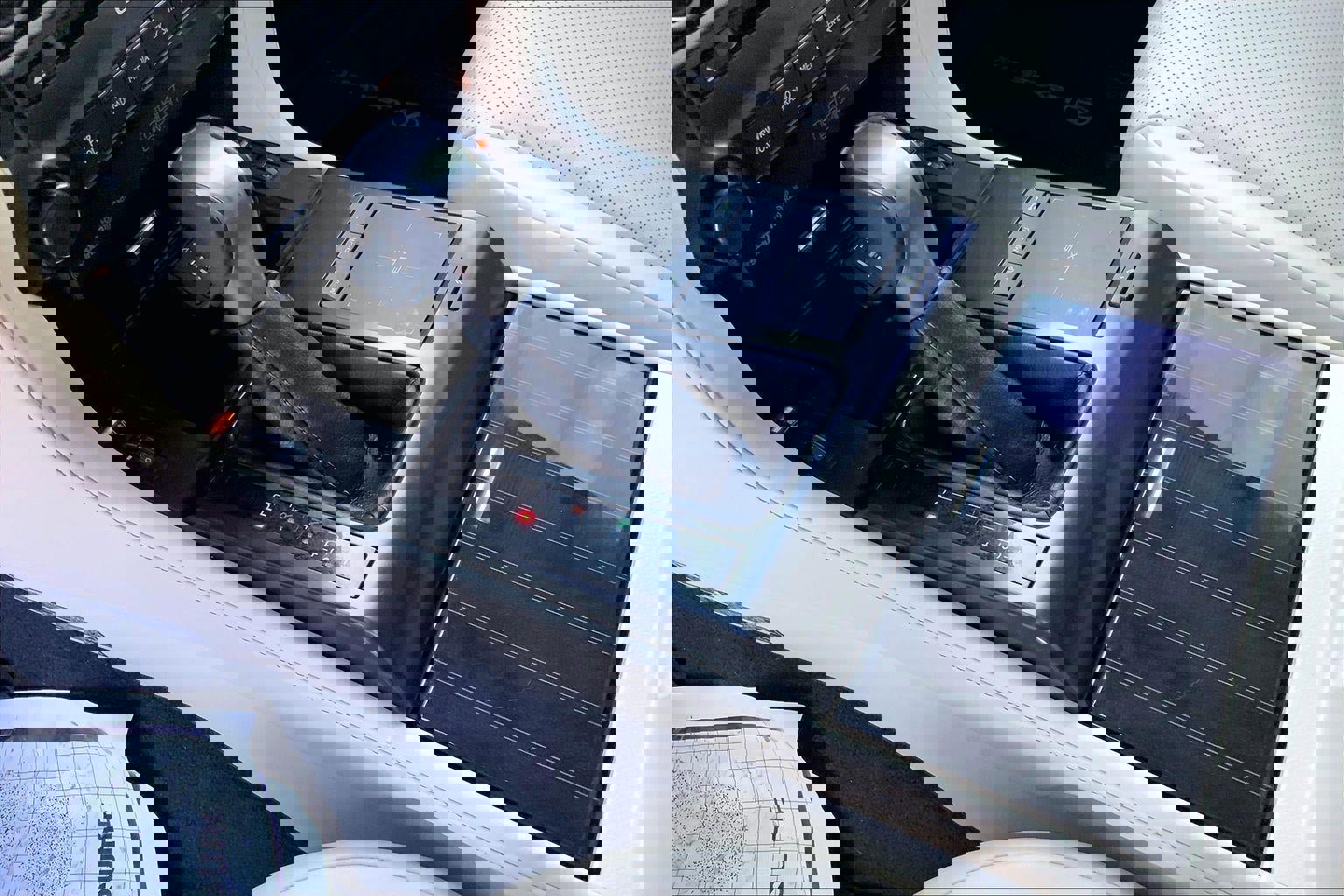 Used 2023 Lexus GX 460 Luxury w/ Accessory Package image 17