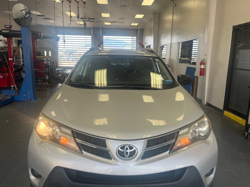 Used 2015 Toyota RAV4 LE AWD/4WD image 12